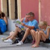 turisti, poletje, na ulici