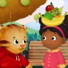 Daniel Tiger's Neighborhood 1 - 47 (fruit picking day)  (c) Menart.jpg