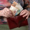 denar, upokojenka, starejši, upokojenci, penzija.jpg