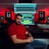 Challe Salle - V svojem novem studiu, ki je le 200 metrov stran od njegovega doma.