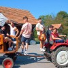 Na traktorju je bilo veselo!