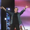 Neil Diamond, legenda, rojen januarja 1941, je prodal več kot 130 milijonov plošč.