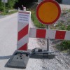 1524993110_zapora_ceste.jpg