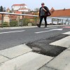 1523889402_cg_pesmost_luknje.jpg