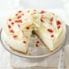 Skutna torta z belo čokolado