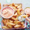 Pečen krompirček s parmezanom in pomakami