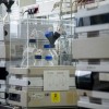 temeljni-kamen-lek-lendava, sandoz, laboratorij-kontrolo-kakovosti, simbolična, farmacija