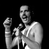 Freddie Mercury - Neki večer ga je prepričala, da jo je zamaskirano v moškega peljal v gejevski bar.