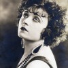 Pola Negri velja za prvo mednarodno zvezdnico in prvo Evropejko, ki je postala kraljica nemega Holly