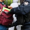 francoska policija, pregledovanje torb.jpg