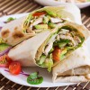 Tortilja s piščancem in svežo zelenjavo