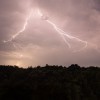 simbolična, nevihta, neurje, dež, strela, strele, grmenje, oblaki, oblačno, narava
