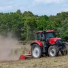 traktor njiva