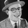 Harold Lloyd, eden od velike trojice nemega filma s Chaplinom in Keatonom, je bil tudi največji zasl