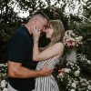 Taylor Swift in Travis Kelce sta zaročena.