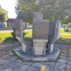 spomenik_mirna_brez_plosce.jpg