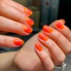 Oranžni nohti, manikura