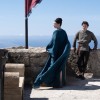 Anne Hathaway kot Penelopa, ki je po mnenju Emily Wilson v Nolanovi priredbi izgubila preveč pomena, da bi lahko prepričljivo ostala srce zgodbe o vrnitvi domov.