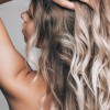 Frizura, kodri, valoviti lasje, blond barva