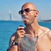 Andrew Tate s cigaro