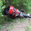 Motorist končal v obcestni grapi, nato na urgenci