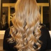 Medeno blond
