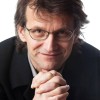 Rok Zavrtanik, direktor založbe Sanje, urednik, pesnik in esejist, se je z idejo o zbirki protestne poezije ukvarjal kar dve desetletji.