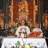 procesija-z-luckami, grad, romarji, velka-mesa
