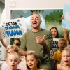 Videospot so posneli v ljubljanskem MiniCityju, kjer se je Dejanu pred kamerami pridružila kopica otrok.