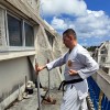 Tradicionalni trening udarcev v makivaro na Okinavi