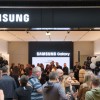 Množica ljudi na otvoritvi nove Samsungove trgovine v ALEJI Foto Janez Štrukelj.jpeg