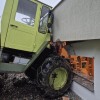 traktor, hiša.jpg