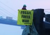 "Natfa poganja vojno": Greenpeace ruskemu tankerju preprečil pristanek v Angliji