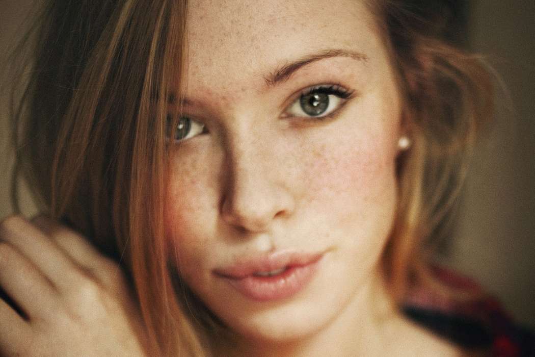 6975769-portrait-freckles-girl-photo