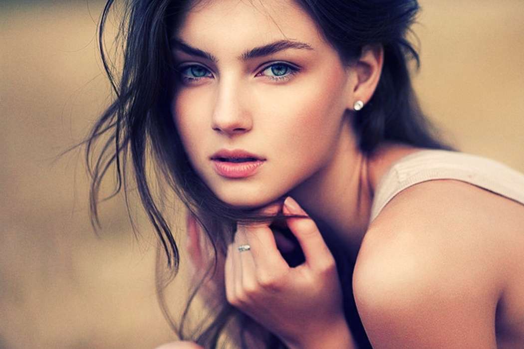 blue-eyes-girls-beautiful-widescreen-wallpapers-in-hd1