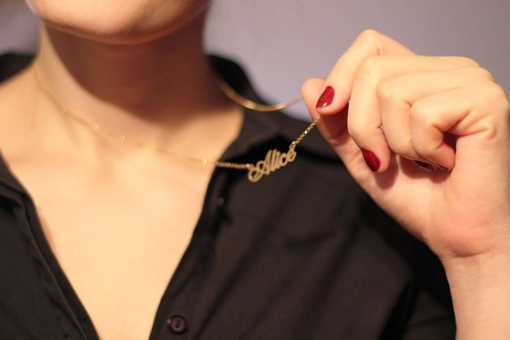 dainty gold name necklace (2)a
