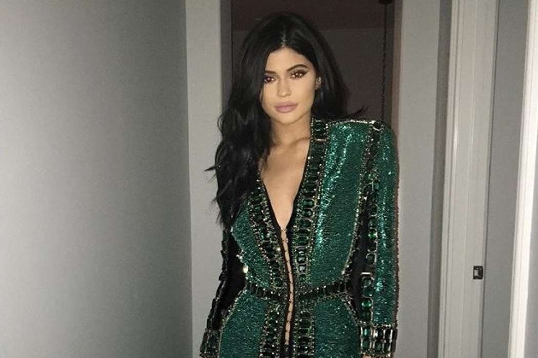 kylie-jenner-confirms-shes-not-engaged-to-tyga-03