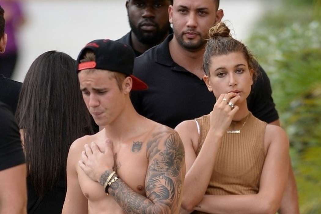 justin-bieber-hailey-baldwin-go-jet-skiing-in-miami-33