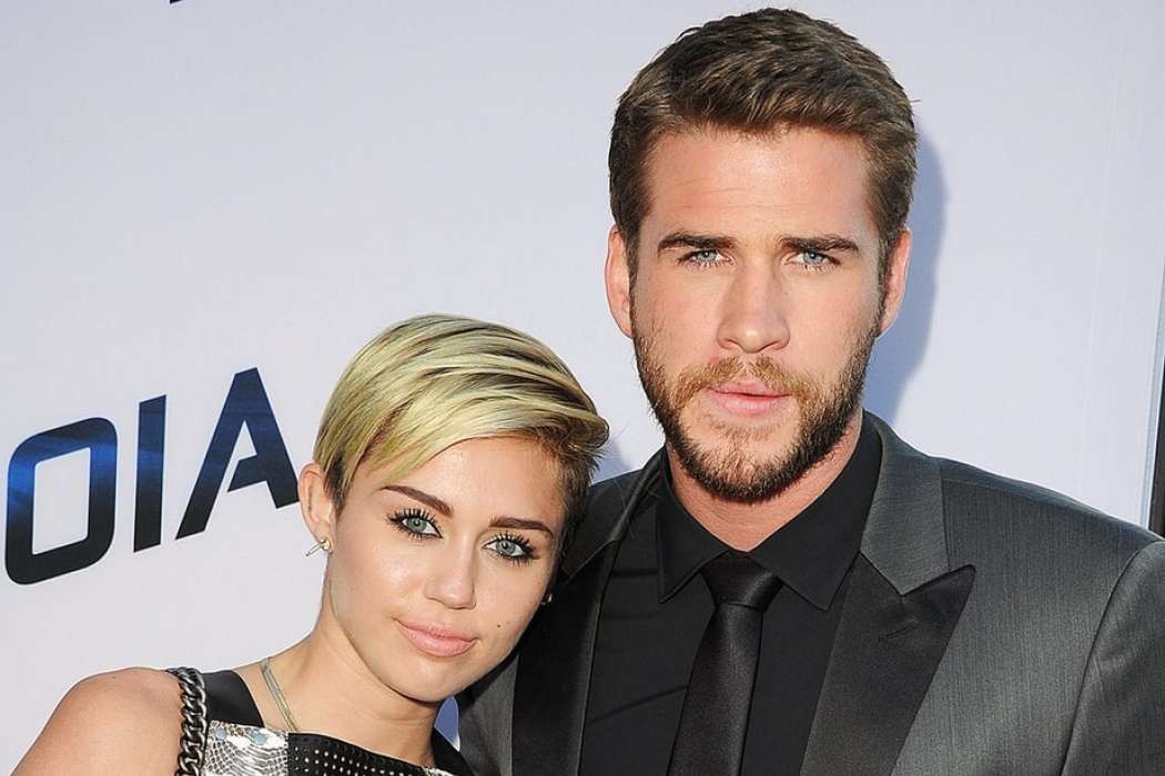 miley-cyrus-and-liam-hemsworth-2652a31f-d815-43a0-92f0-0a345ef3e086