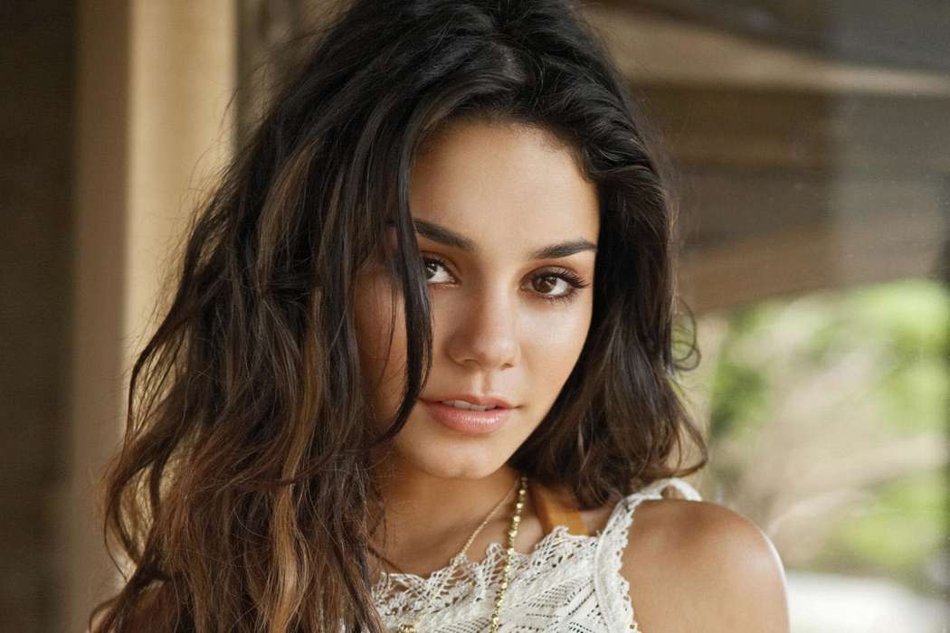 Vanessa-hudgens-beautiful-actress-wide-hd-wallpapers-for-backgrpound