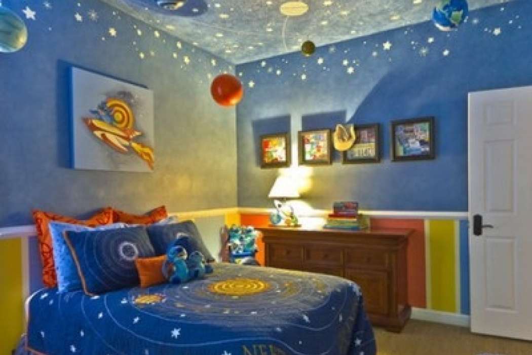 Boys-Room-Ideas-with-Space-Wall-Mural-400x300