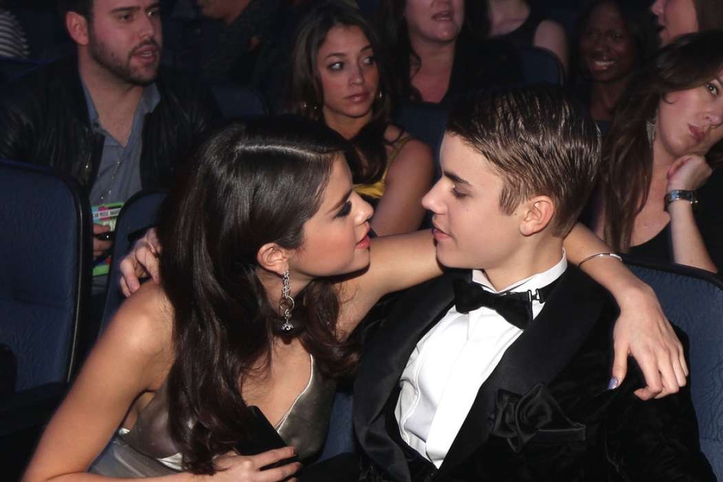 Selena-Gomez-chatted-Justin-Bieber-audience