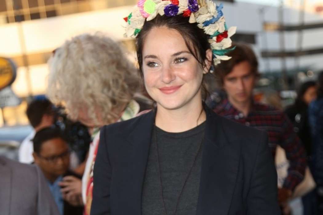 shailene-woodley-hbo-let-go-world-love-climate-cant-change-event-02