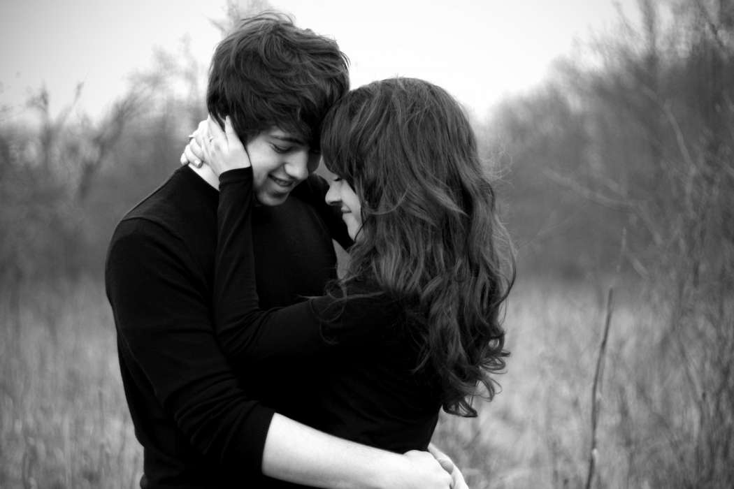 6913911-girl-boy-love-hug