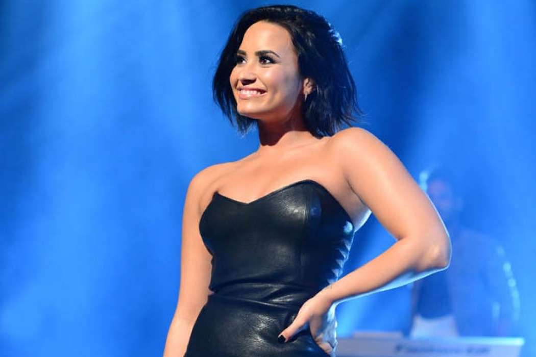 demi-lovato-hot-2