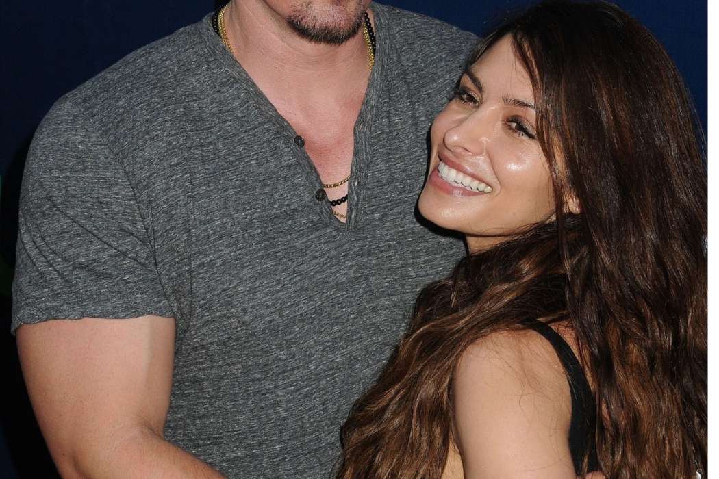 Steve Howey, Sarah Shahi