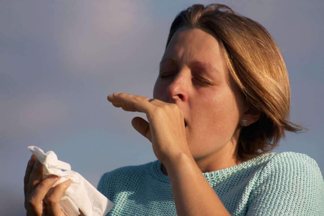 smrkelj kašljanje ženska prehlad