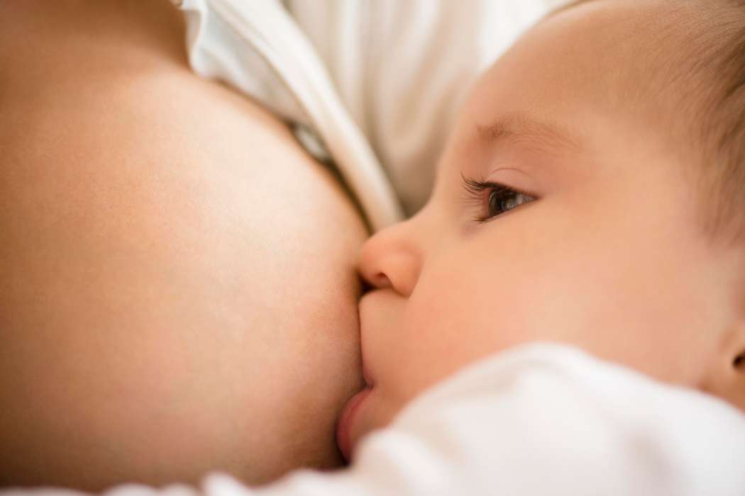 dojenje dojke otrok