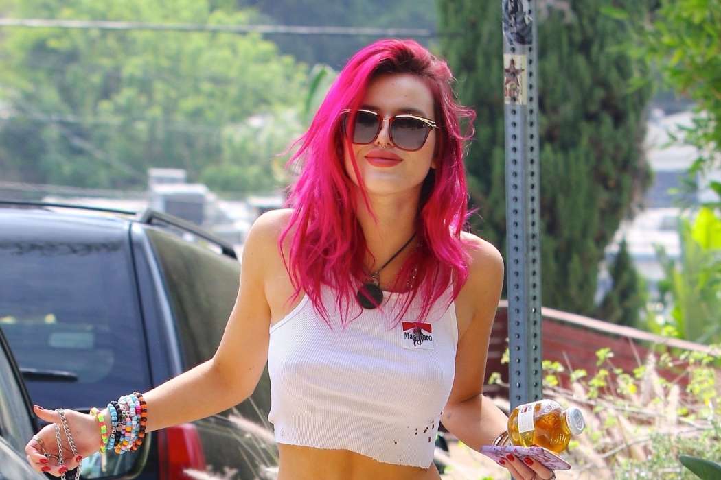 bella thorne, roza