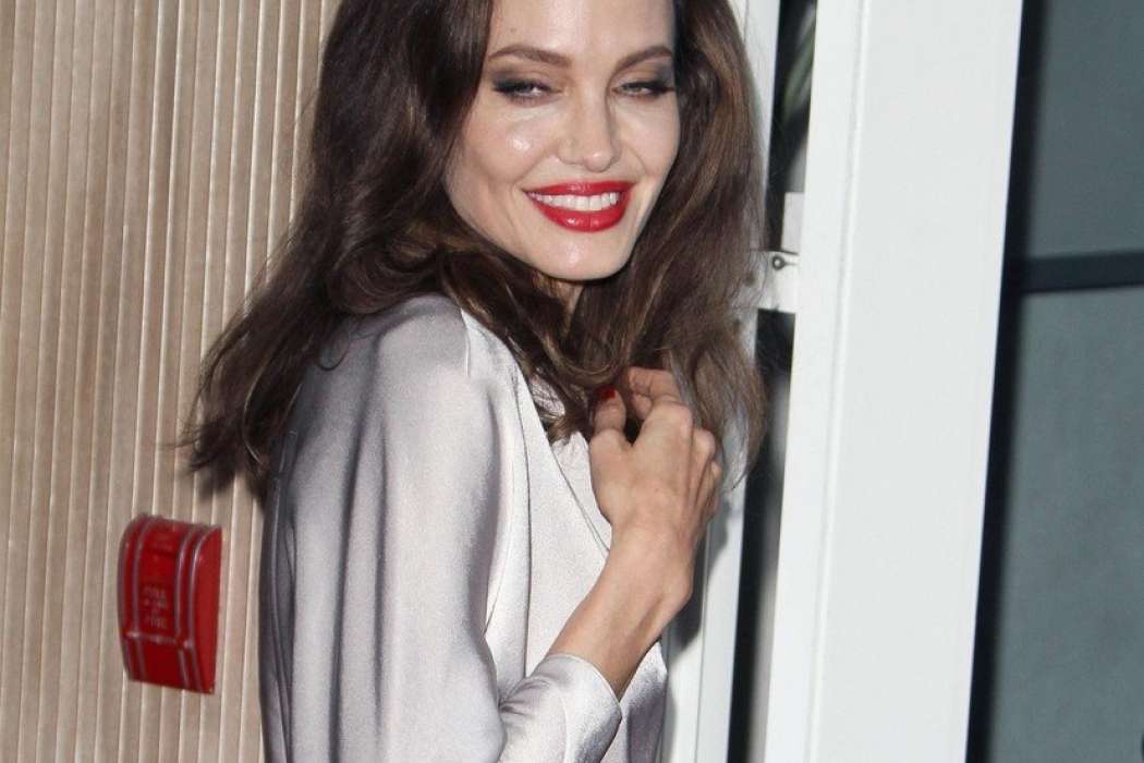 Angelina Jolie2